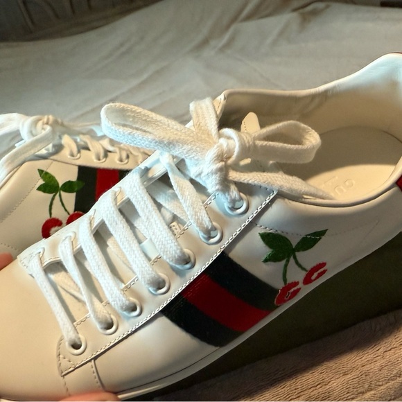 Gucci ace leather with cherry women’s sneaker - Picture 4 of 8